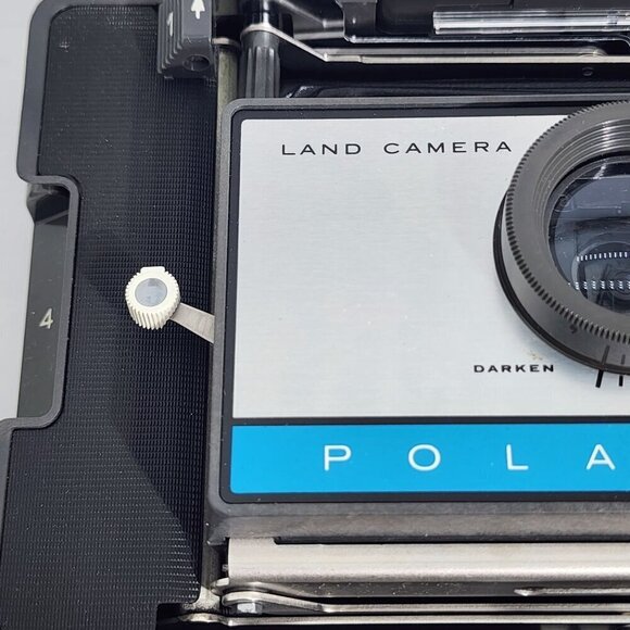 Polaroid Automatic 210 Land Camera With Sylvania Blue Dot Flashbulbs & Manuals - Picture 7 of 12